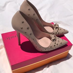 Kate Spade Nude Heels Bow & Gold Grommets 10